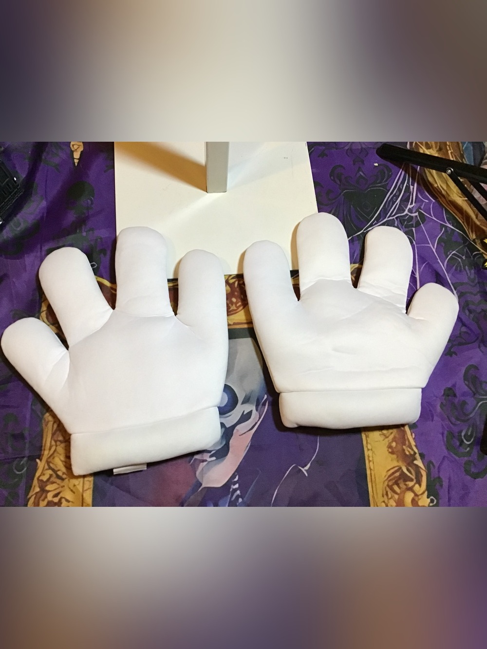 Halloween accessory white gloves one size